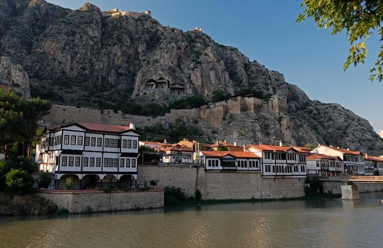 Mutlu şehirler belli oldu? Adana kaçıncı sırada? 2