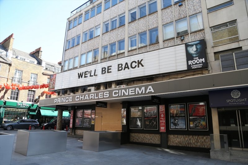 İngiltere'de sinema, müze ve galeriler yeniden açılacak 9
