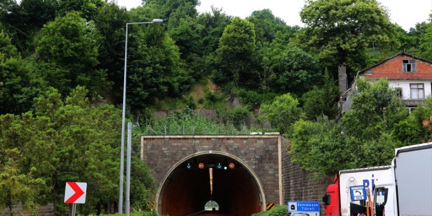 Artvin'de tünelin üstünü tarlaya çevirdiler