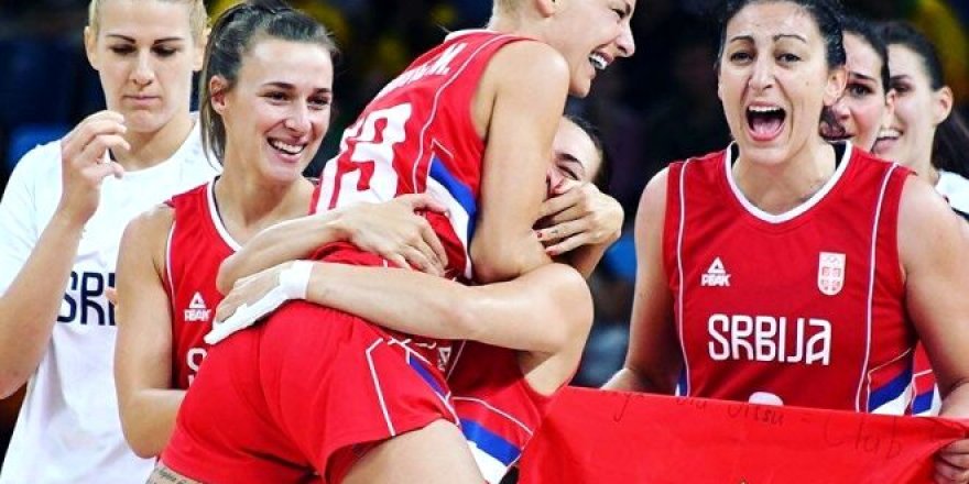 Eski Beşiktaşlı güzel, tek gecelik ilişki teklif eden kulüp başkanına ve