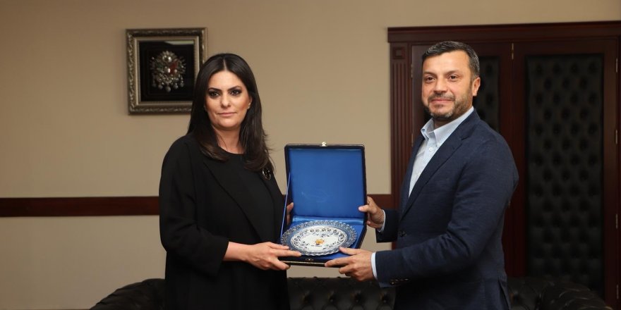 Julide Sarıeroğlu, Başkan Fatih Kocaispir'i ziyaret etti