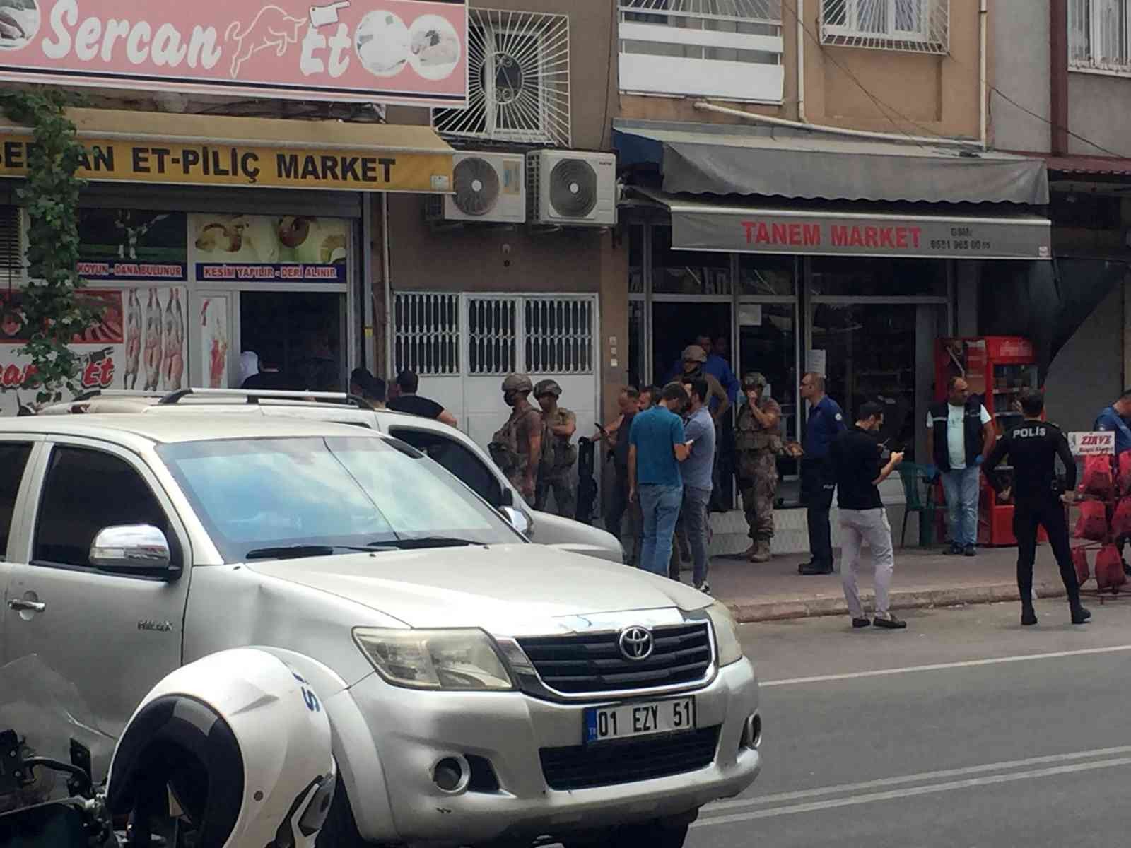 Adana’da hareketli dakikalar...İki kayınbiraderini vurup birinin eşini rehin alan zanlı ikna edildi