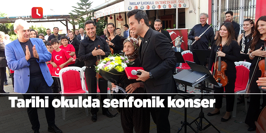 Tarihi okulda senfonik konser