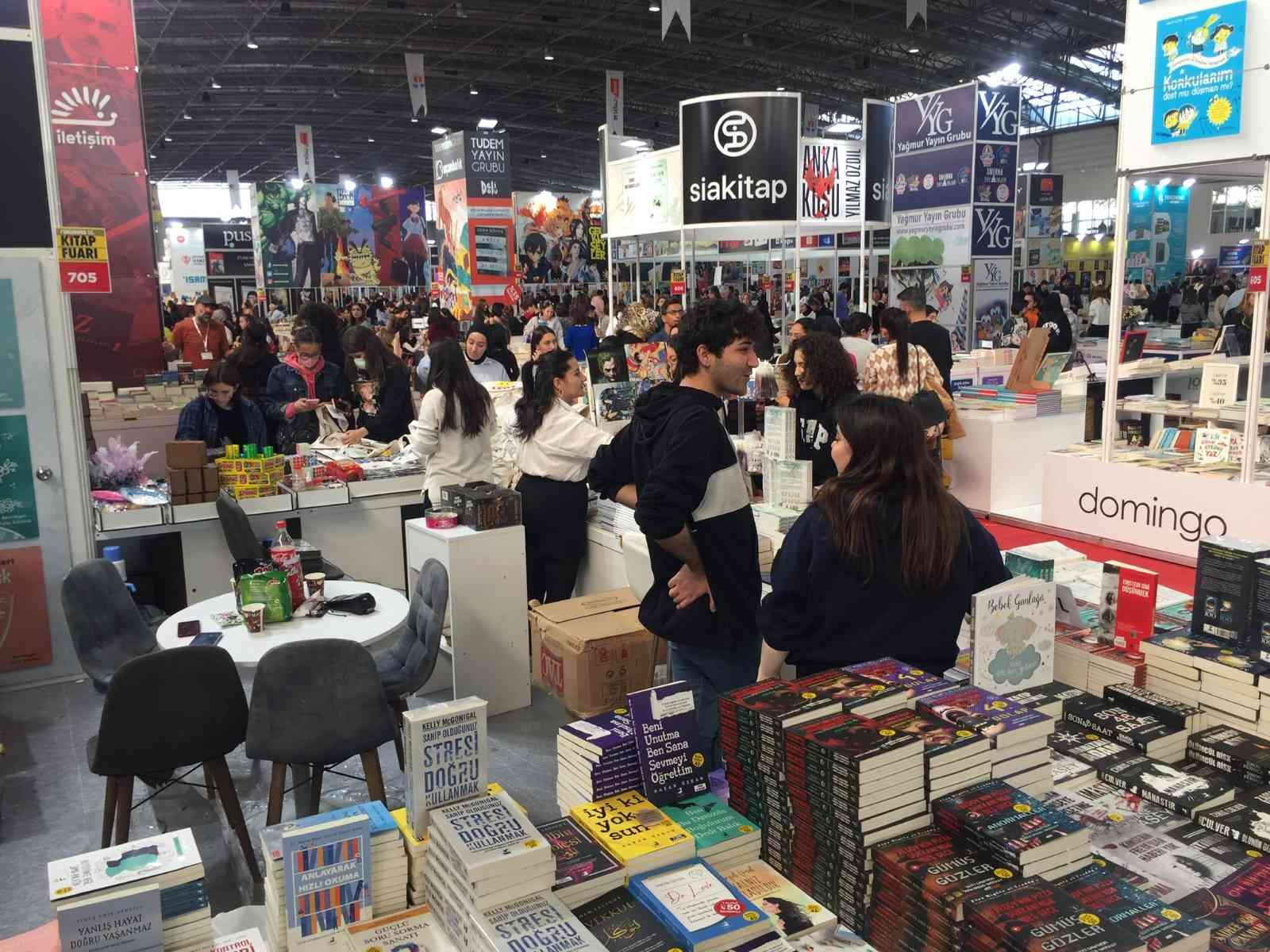 Çukurova 15. Kitap fuarına yoğun ilgi