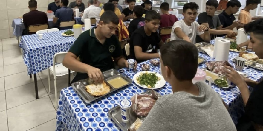 Pozantı’da öğrencilere ücretsiz yemek desteği