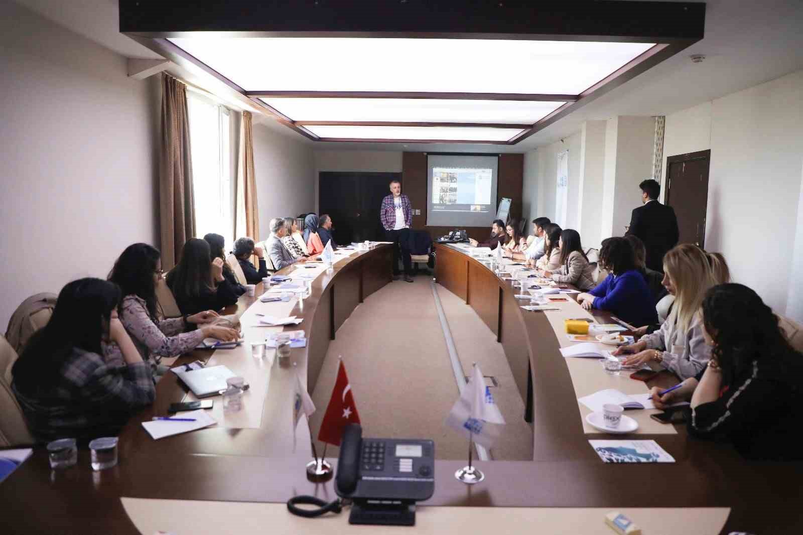 Adana Büyükşehir Belediyesi, kadın erkek eşitliğinin sağlanmasına yönelik personel eğitimlerine devam ediyor