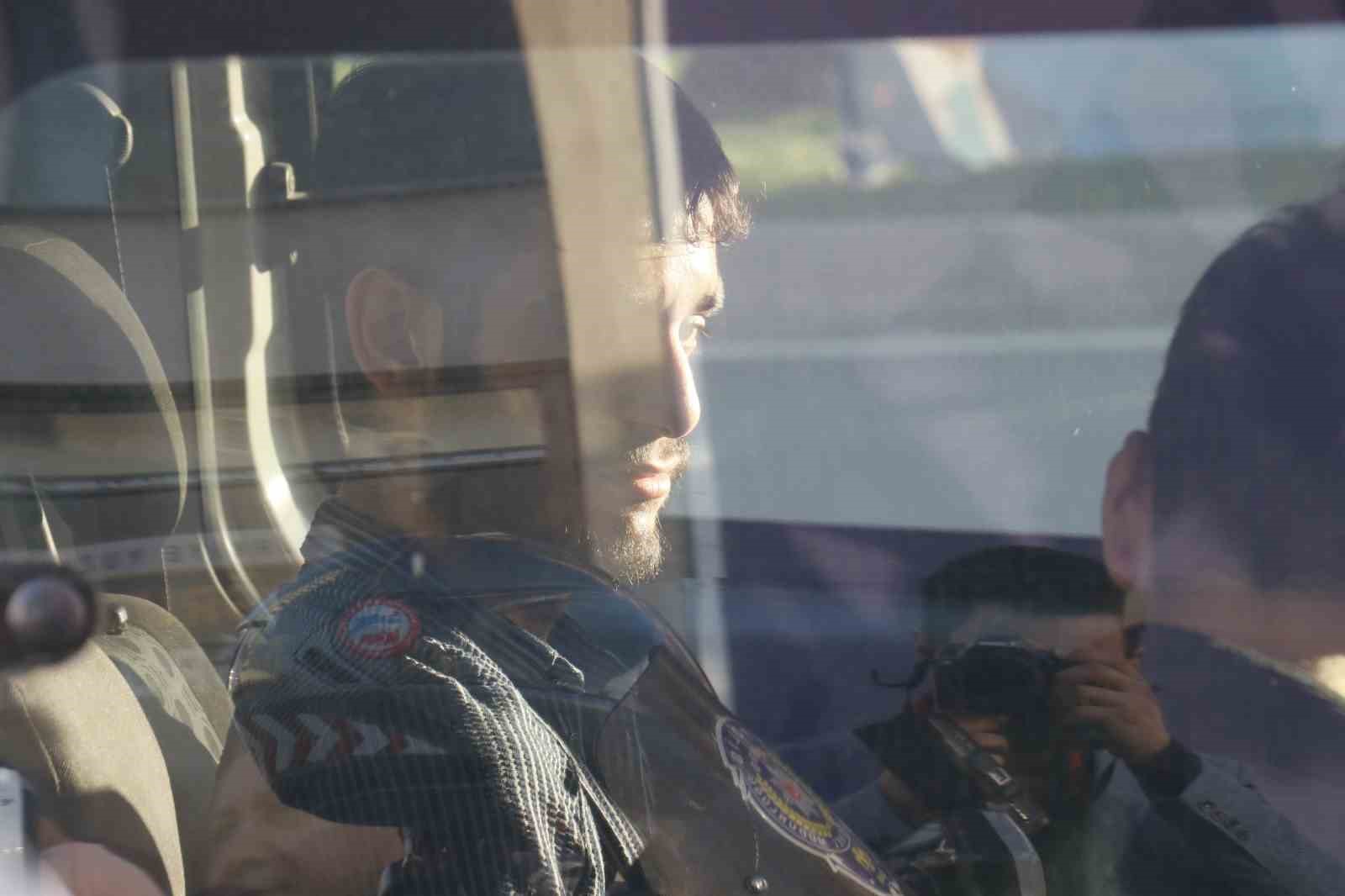 Adana’da Ak Parti Seçim bürosunda bulunan görevli uğradığı bıçaklı saldırıda yaralandı