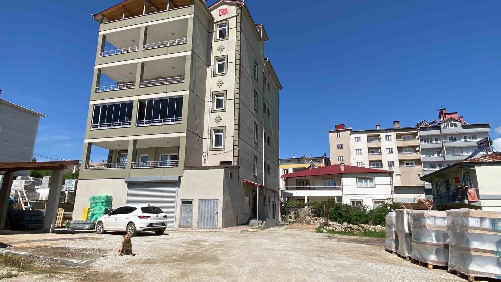 Adana'da jandarma karakol komutanı evinde ölü bulundu