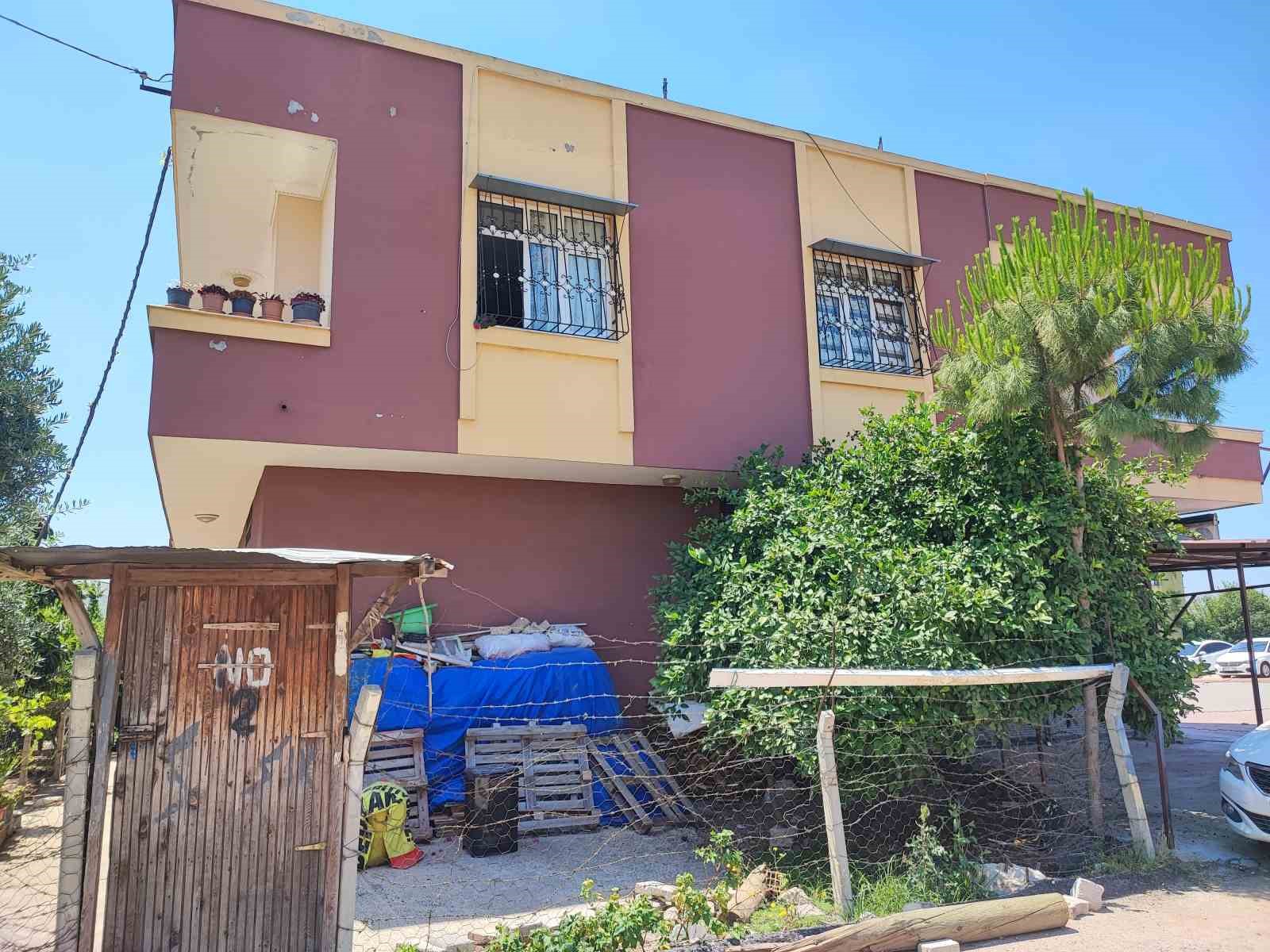 Adana'da eve giren hırsızlar terleyince vantilatörü açtı