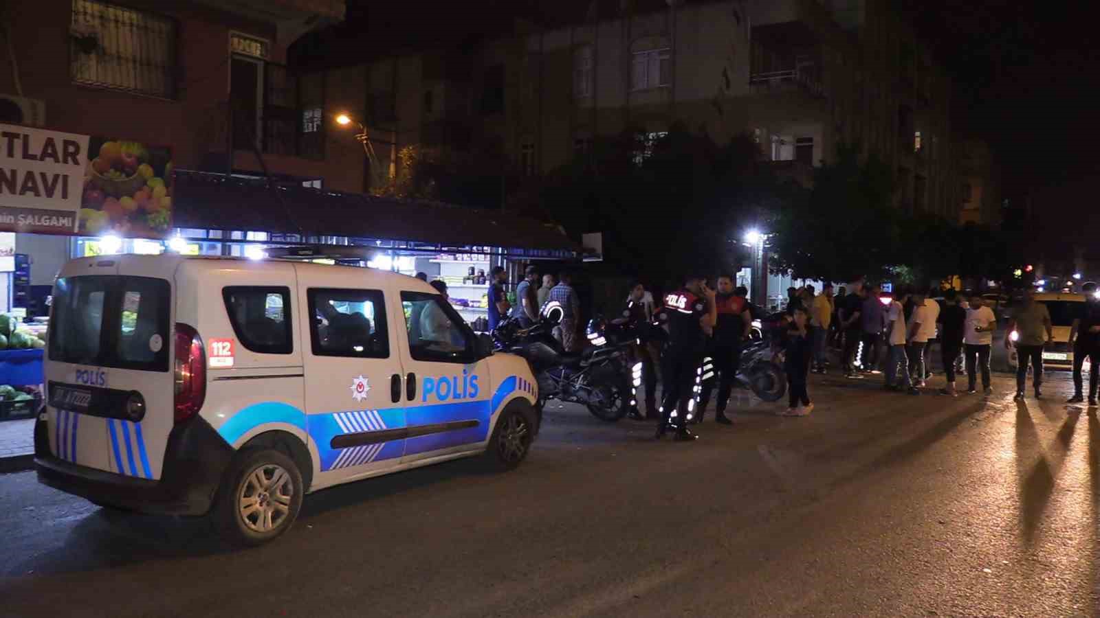 Yunus polisleri ile otomobil çarpıştı: 2 polis yaralandı