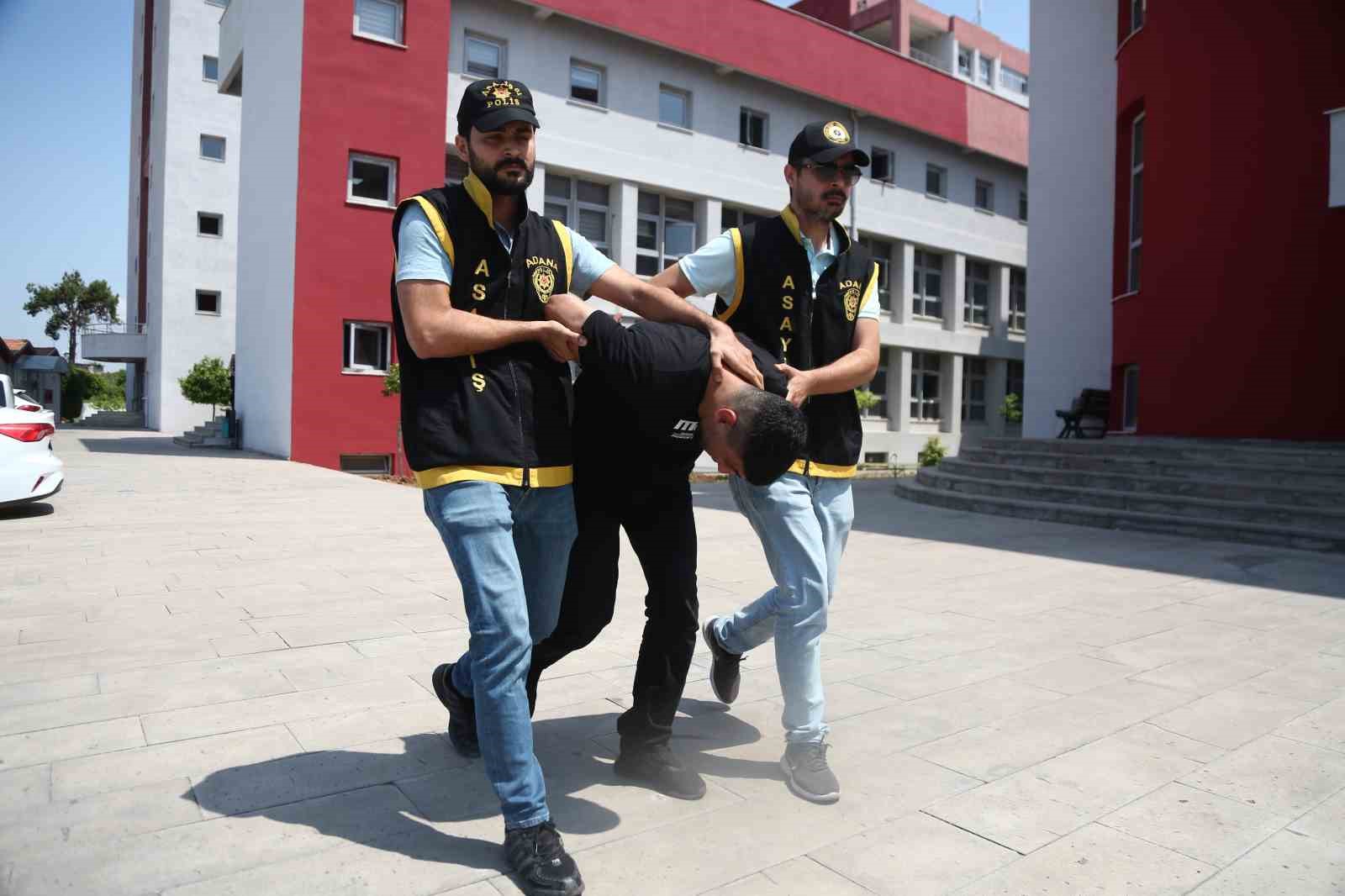 Adana polisi gaspçıları motosiklet kasklarının izini sürerek yakaladı