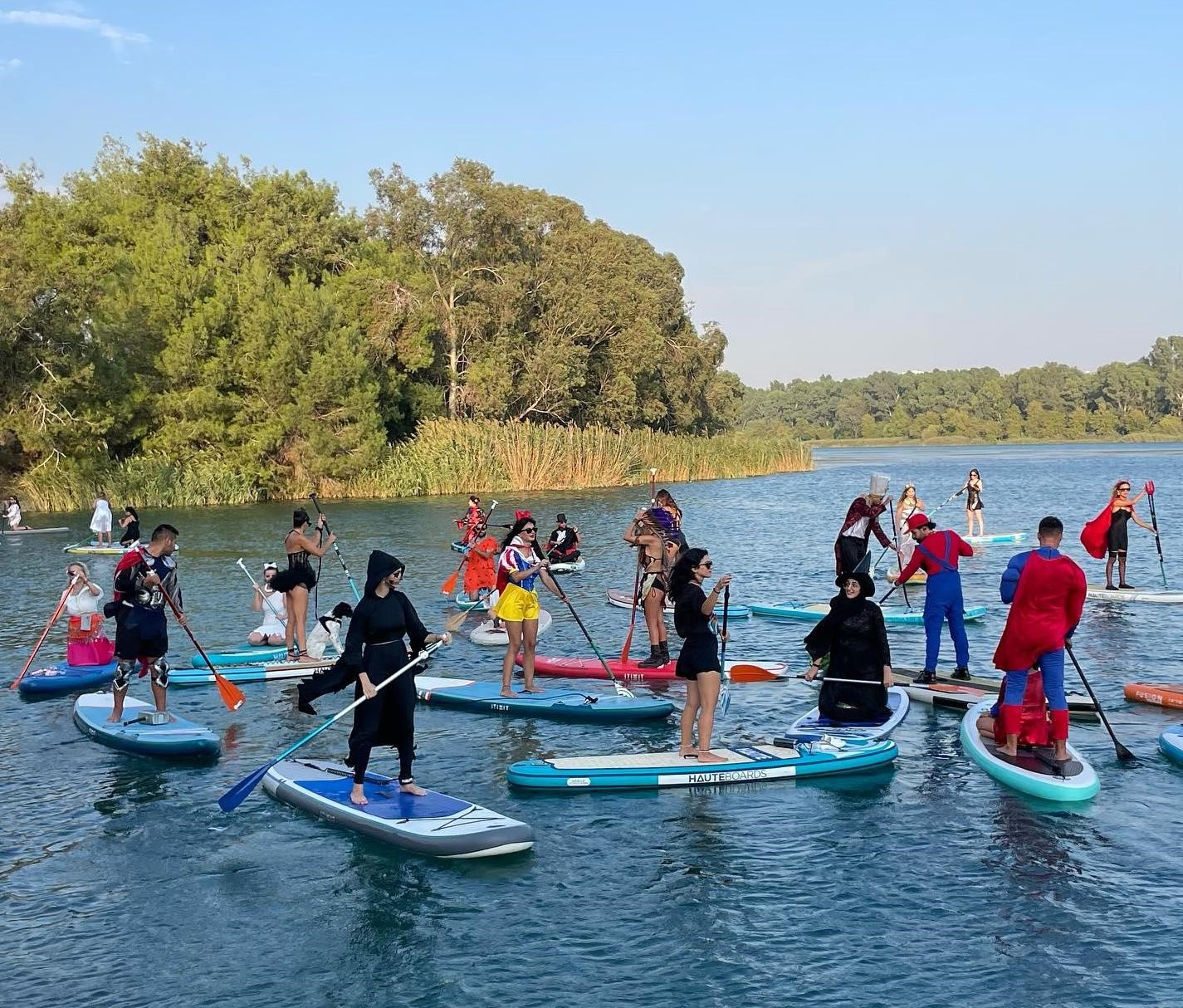 Adana’da kostümlü kano festivali