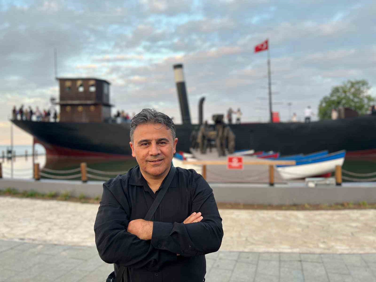 Mehmet Uluğtürkan, efsane geminin romanını yazdı