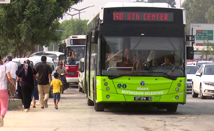 Adana’da 65 yaş üstü toplu taşımayı ücretsiz kullanmaya devam ediyor