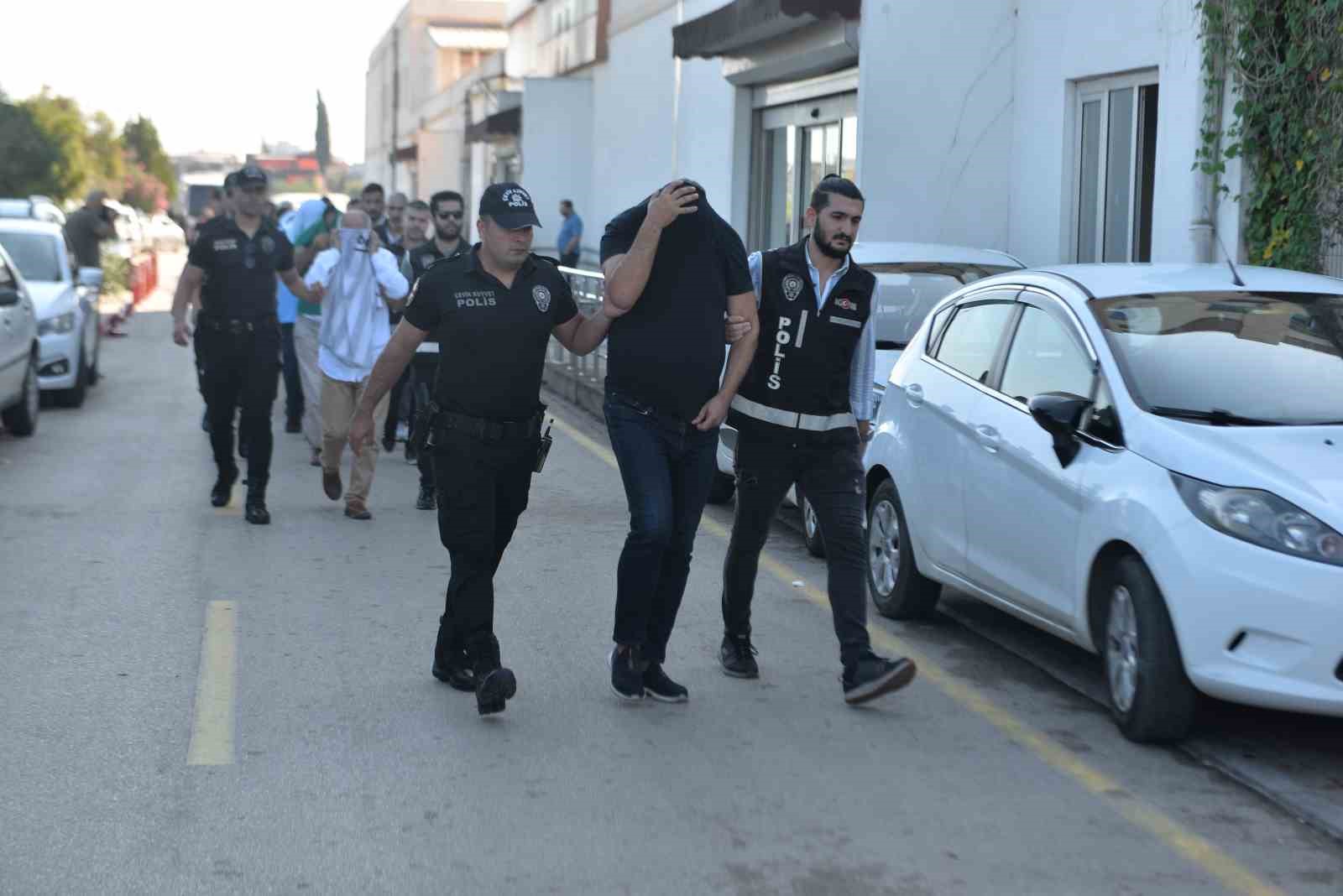 Seyhan ve Çukurova Belediyesi operasyonunda 9 kişi tutuklandı
