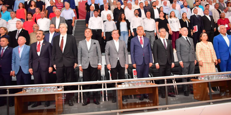 CHP Adana Kongresi: Tanburoğlu il başkanlığında yeni yönetim kurulu listesi belli oldu
