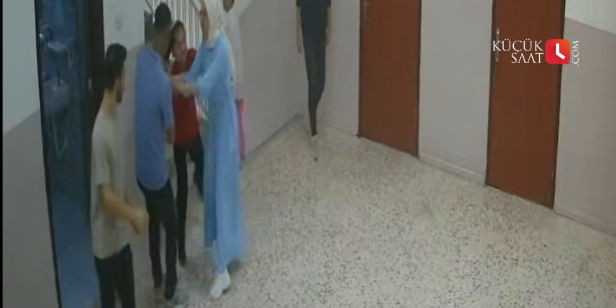 Adana’da öğretmenlere saldırı kamerada