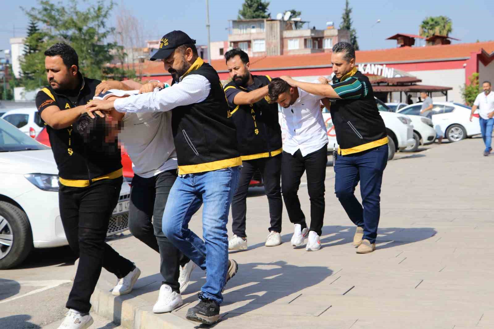 Fırına gelen uncunun 139 bin TL’sini silah zoruyla gasp ettiler: Bu anlar anbean görüntülendi