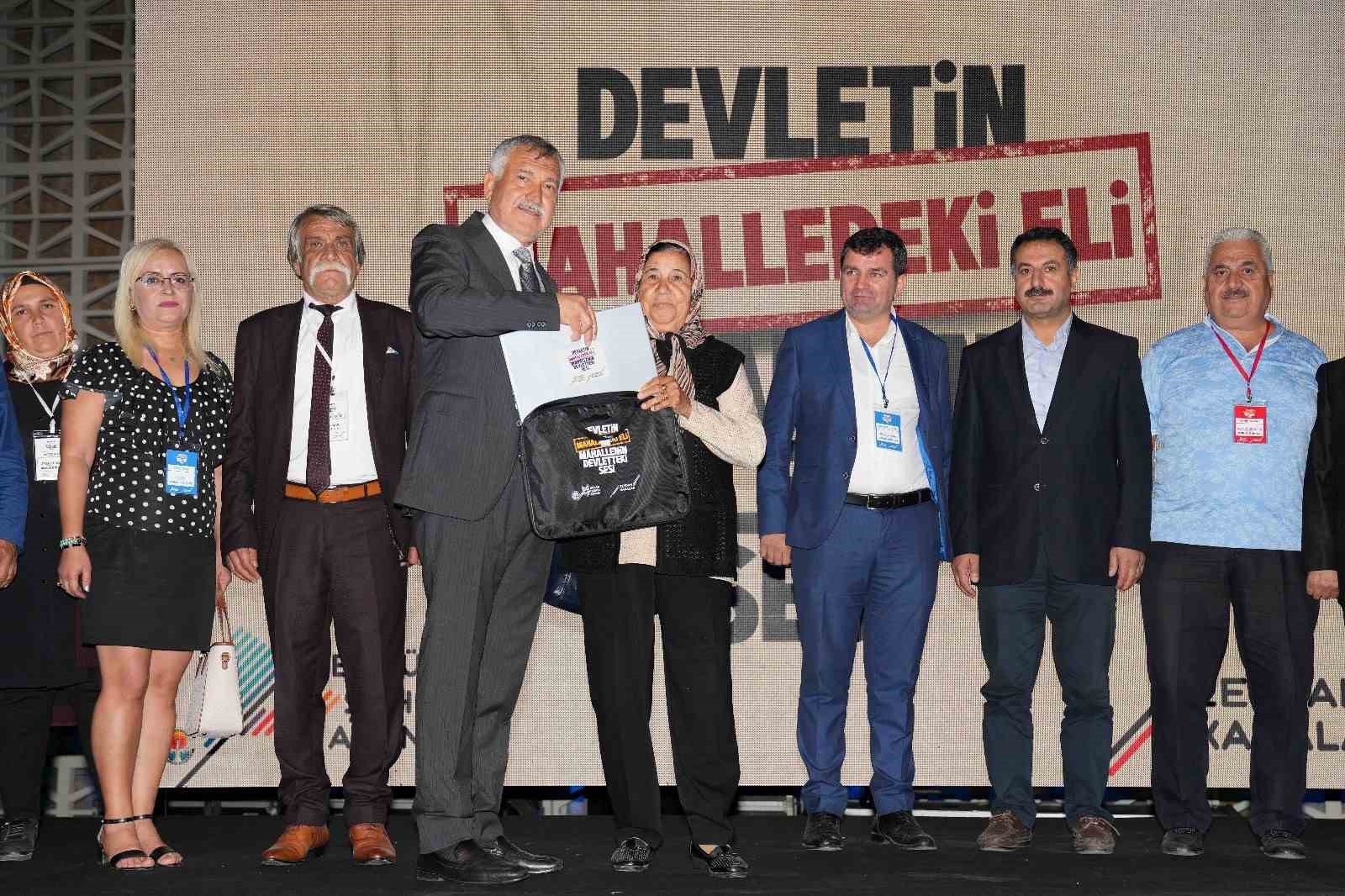 Adana’da görev yapan 830 muhtara bilgisayar verildi