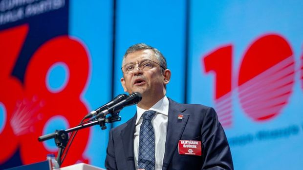 CHP'nin yeni genel başkanı Özgür Özel oldu