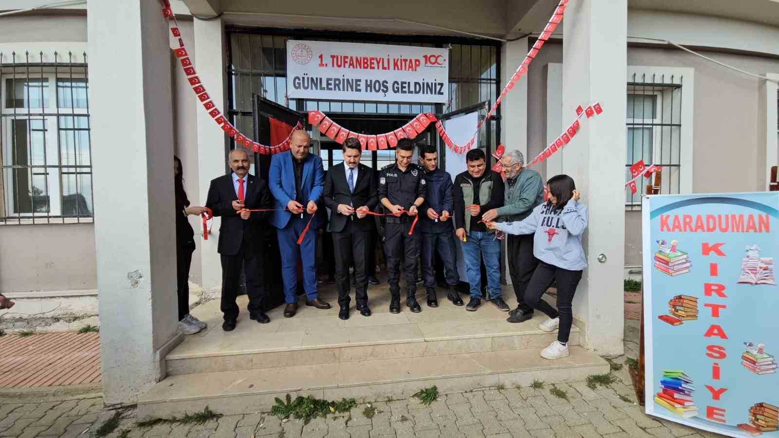 Adana'nın o ilçesinde ilk kez kitap fuarı düzenlendi