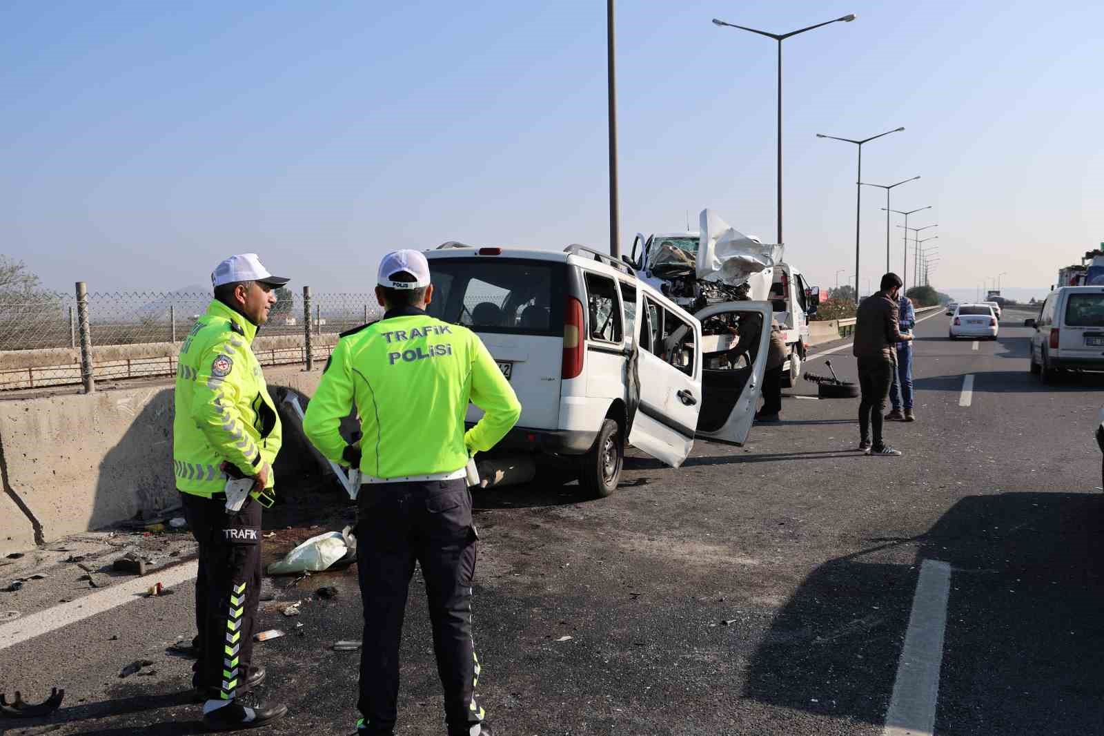 Adana otoyolunda ters yön faciası: 3 kişi hayatını kaybetti