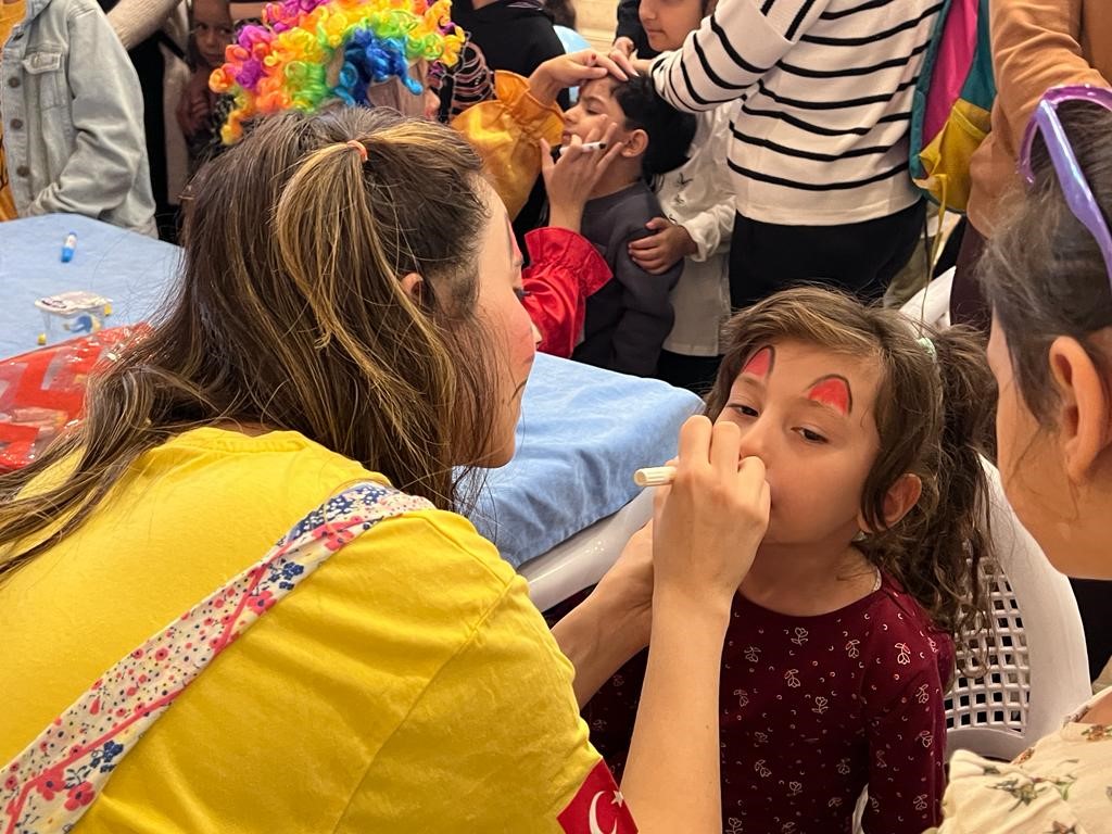 Dünya Çocuk Hakları Günü’nde çocuklar doyasıya eğlendi