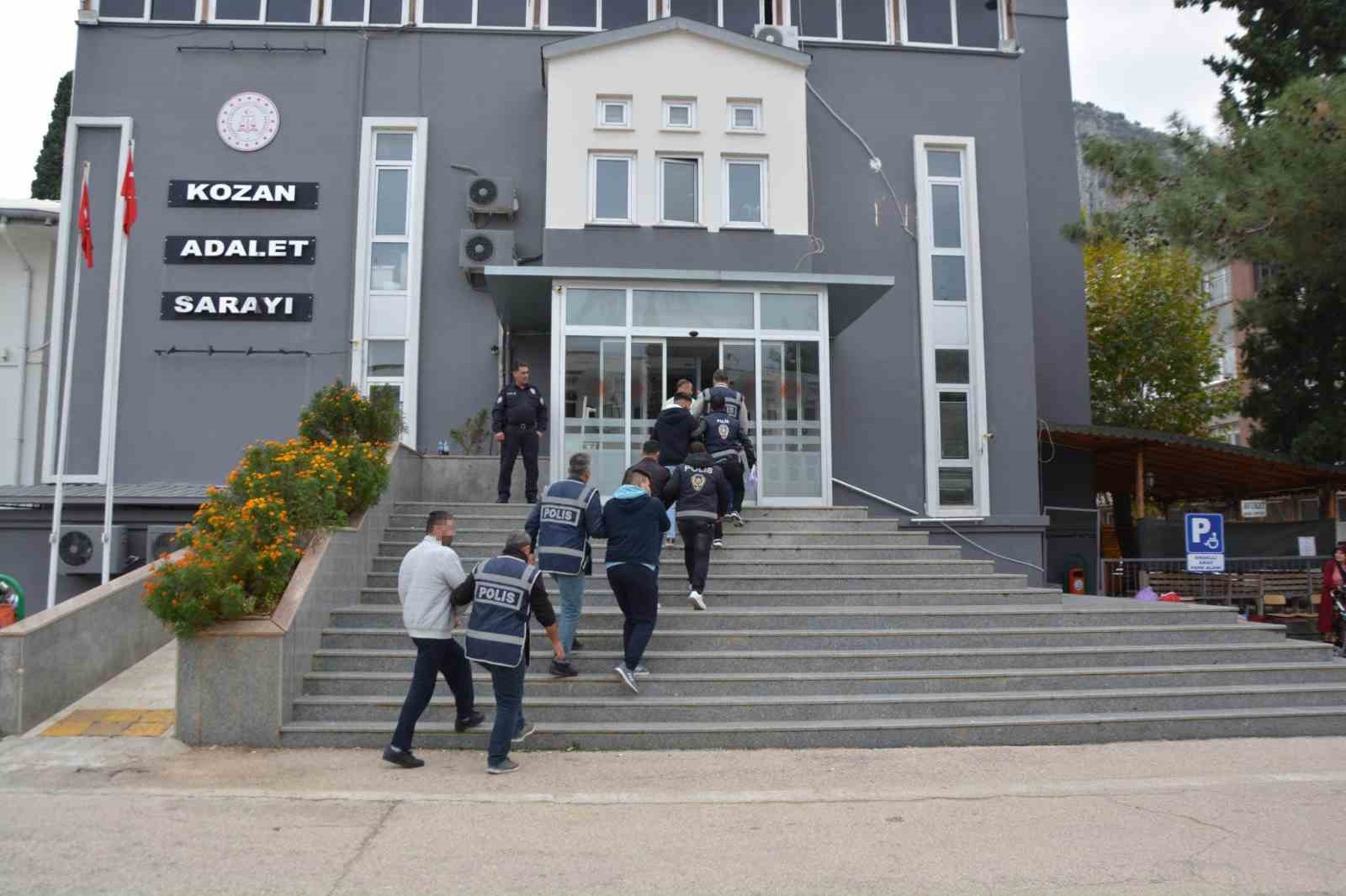 Adana’da bir gencin vurulduğu “Ne bakıyorsun?” kavgasında 3 kişi tutuklandı