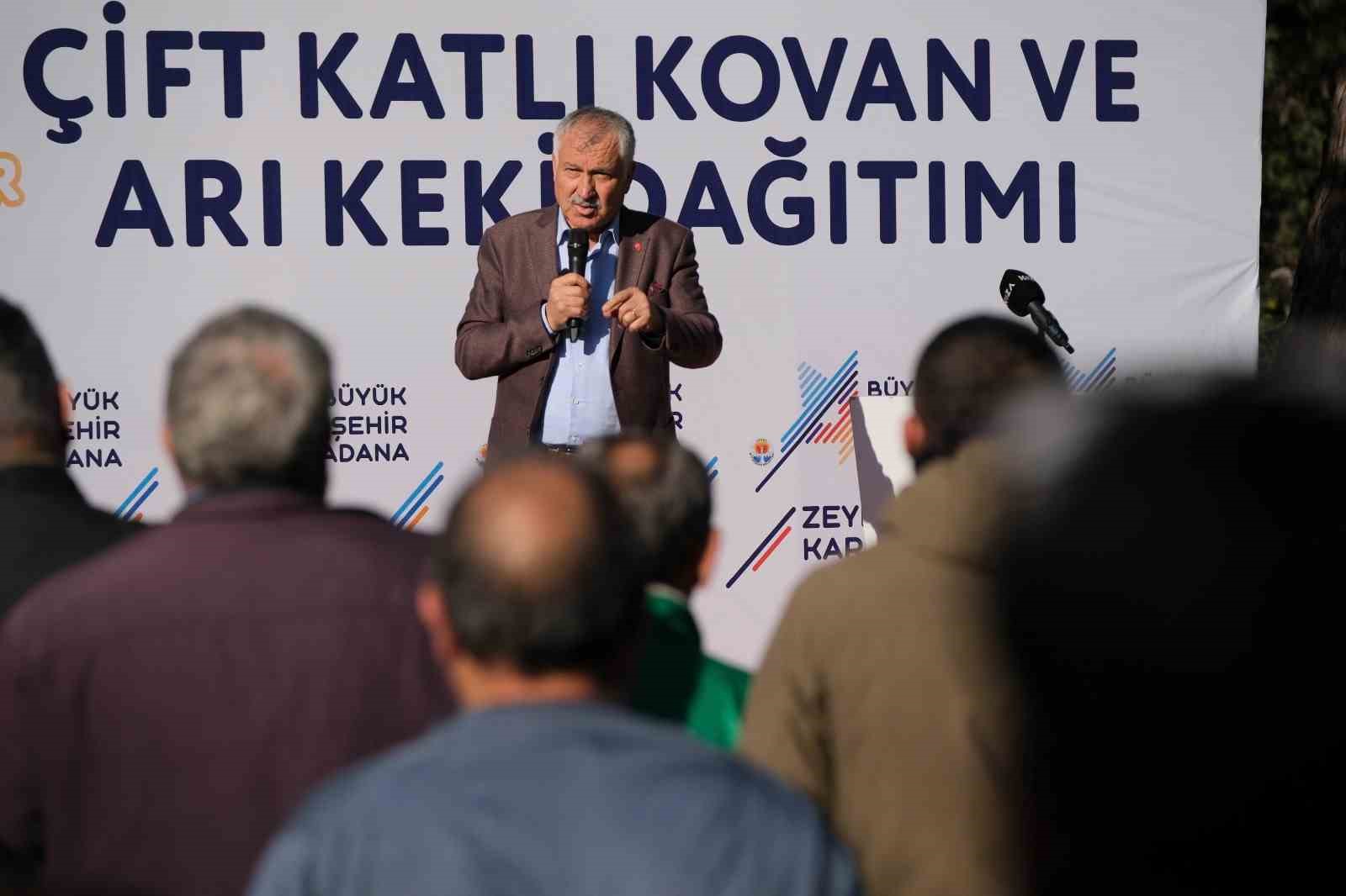 573 arı yetiştiricisine çift katlı kovan ve arı keki dağıtıldı