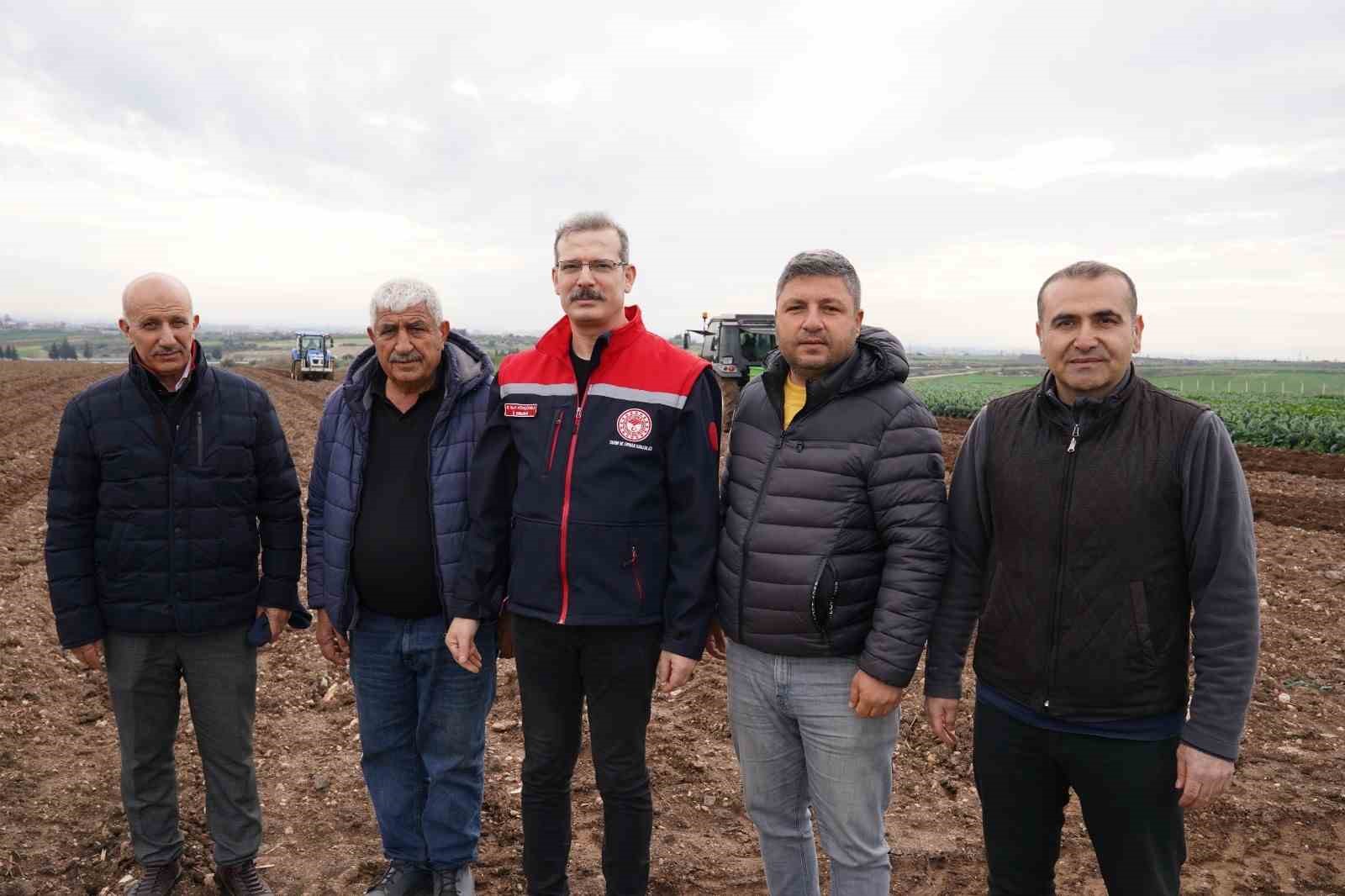 Adana’da turfanda patates toprakla buluştu