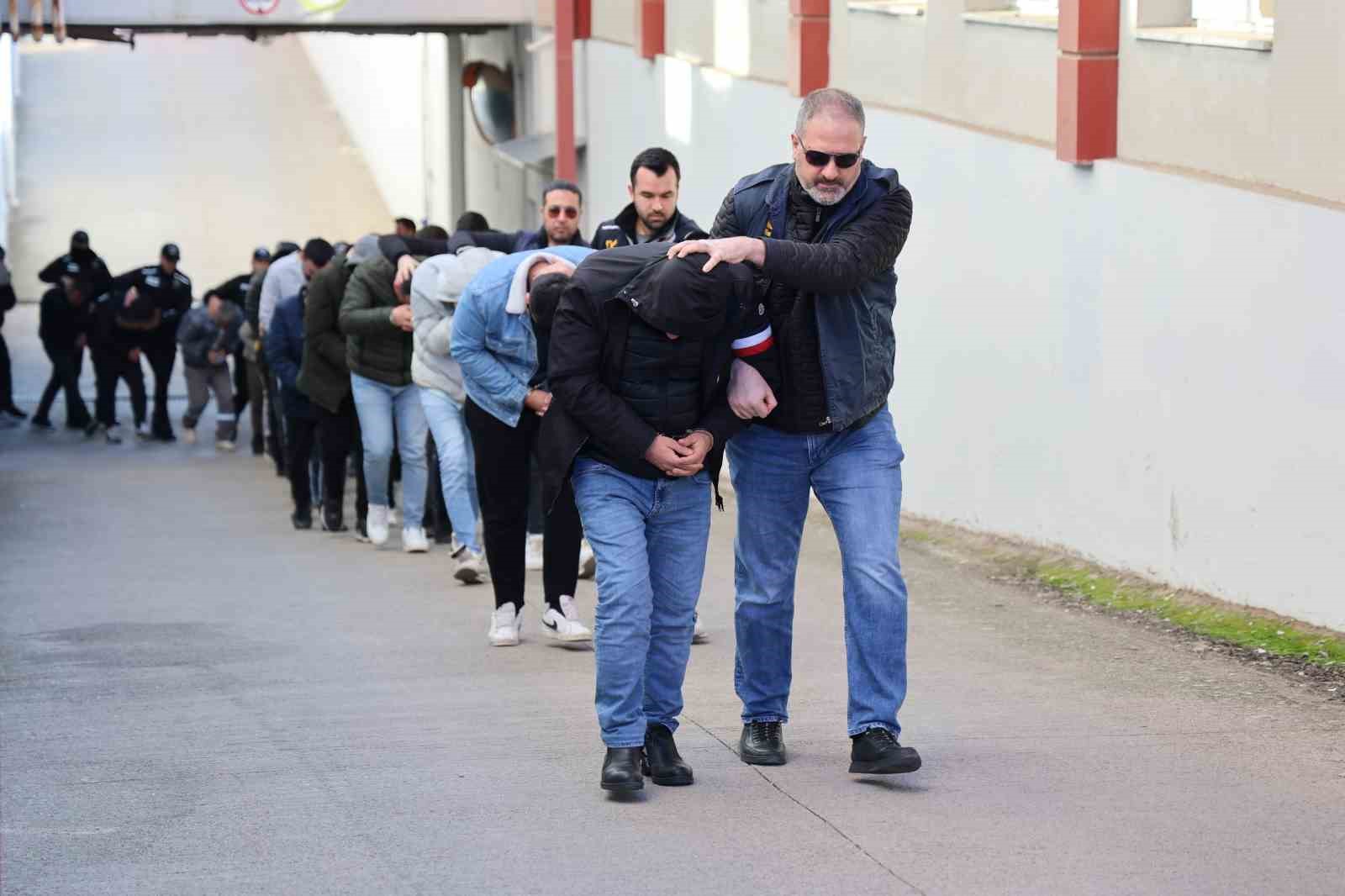 Adana’da “SİBERGÖZ-21” operasyonunda yakalanan 21 kişi tutuklandı