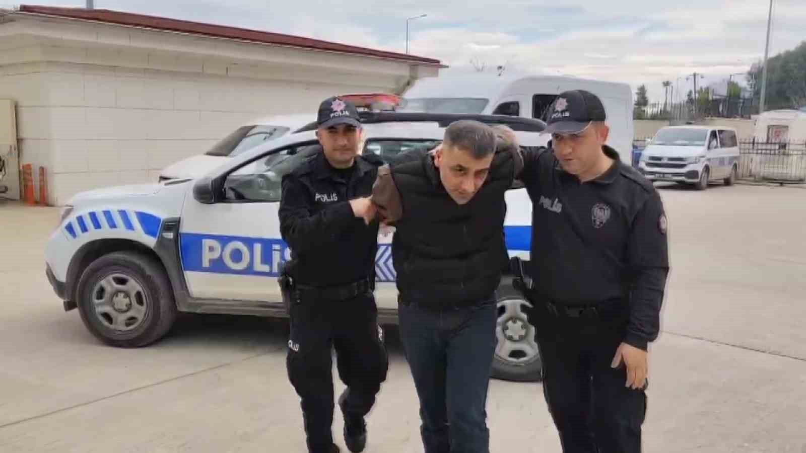 Seyhan polisi 30 yıl hapis cezasıyla aranan cinayet zanlısını yakaladı