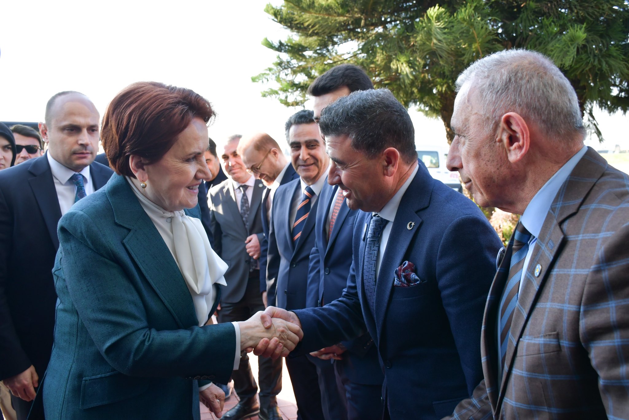 “Hayal edemeyecekleri projeleri hayata geçireceğiz”