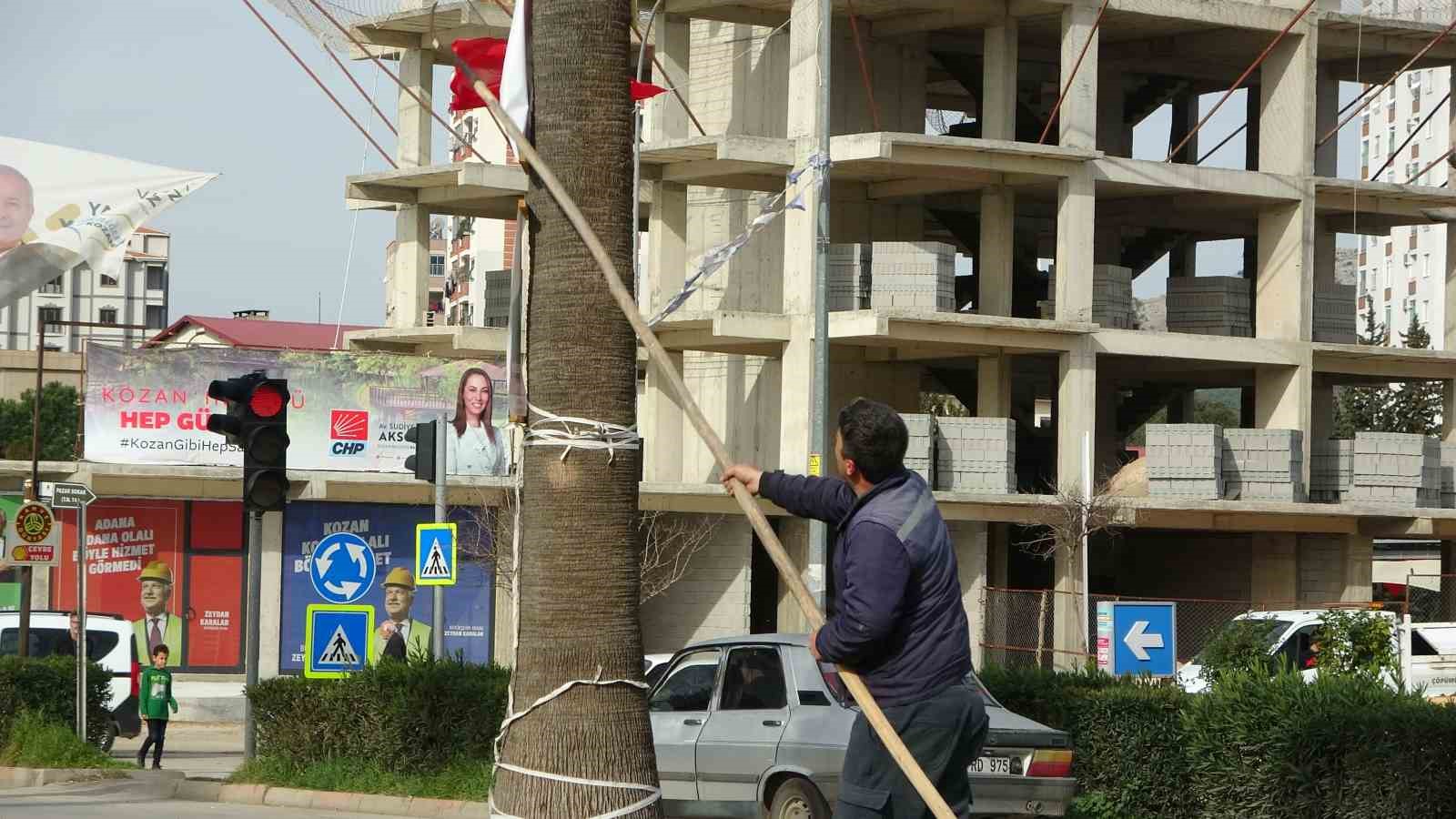 Adana'da 3. ilçede afiş kirliliği sona erdi