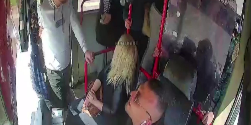 Fazla yolcu kavgasında şoför yolcuya sopa ile saldırdı