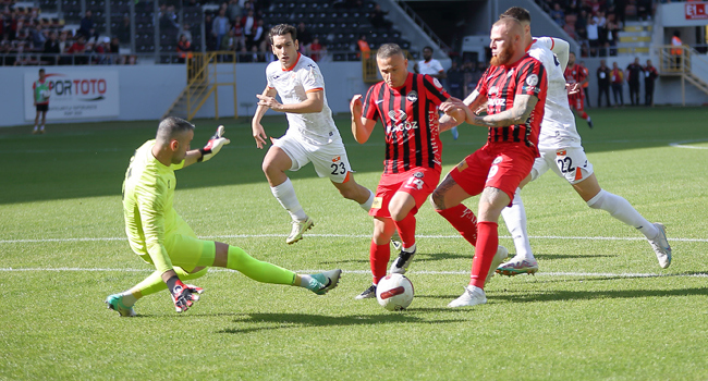 Adanaspor Çorum deplasmanından eli boş döndü