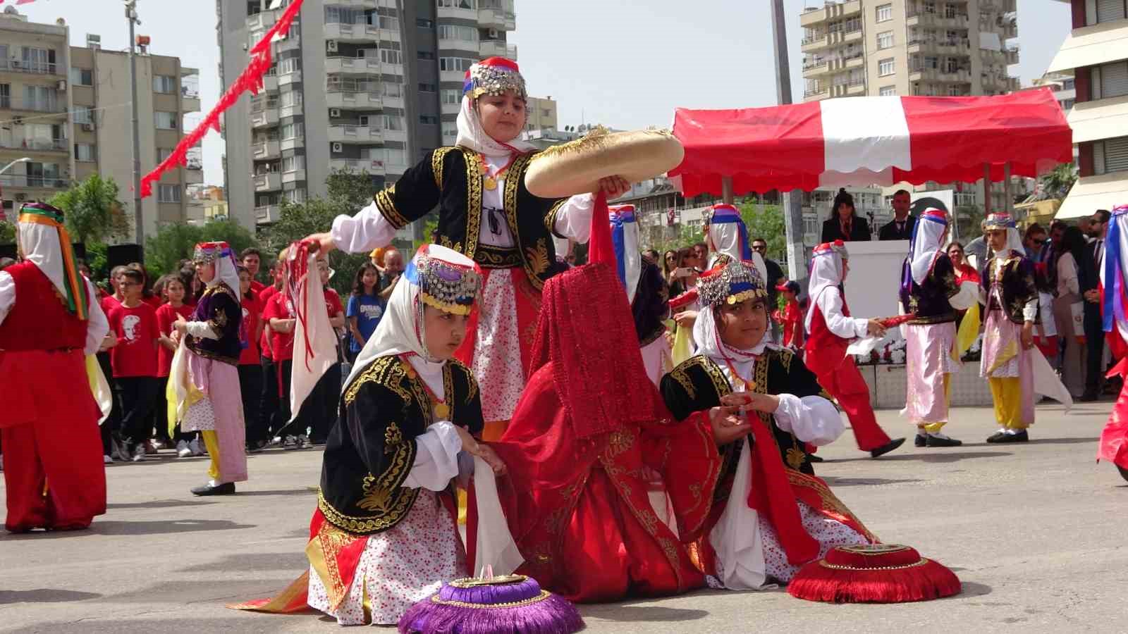 Adana’da 23 Nisan Ulusal Egemenlik ve Çocuk Bayramı kutlandı