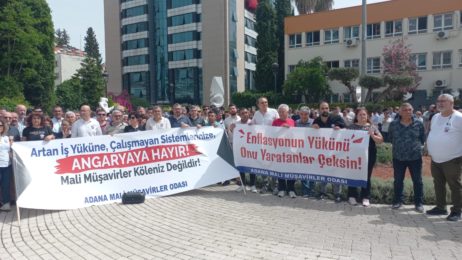 Mali Müşavirler Köleniz Değildir: Masa başında ölmek istemiyoruz!