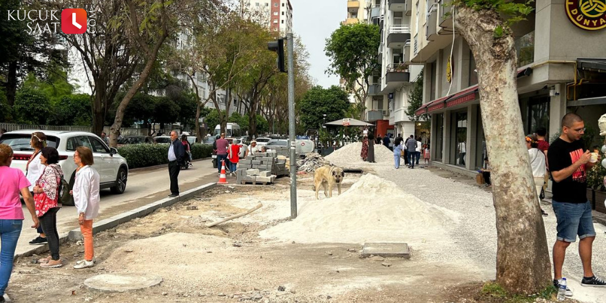 Portakal Çiçeği Karnavalına yakışmayan tek görüntü: Kaldırım çalışması