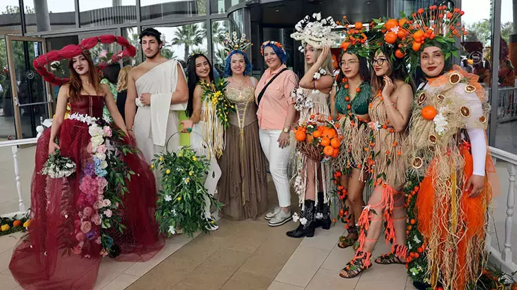 Karnaval kortejinde merakla beklediğimiz kostümler işte bu yarışmadan çıkıyor