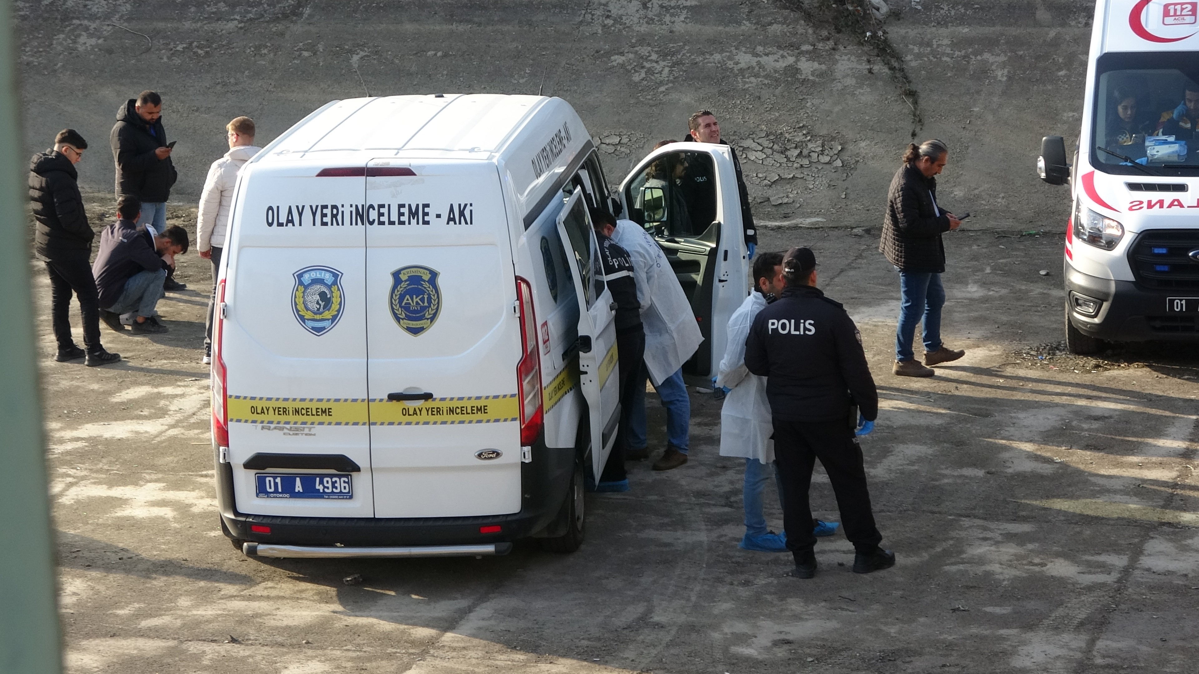 Kanal içerisinde bir genç başından vurulmuş halde bulundu