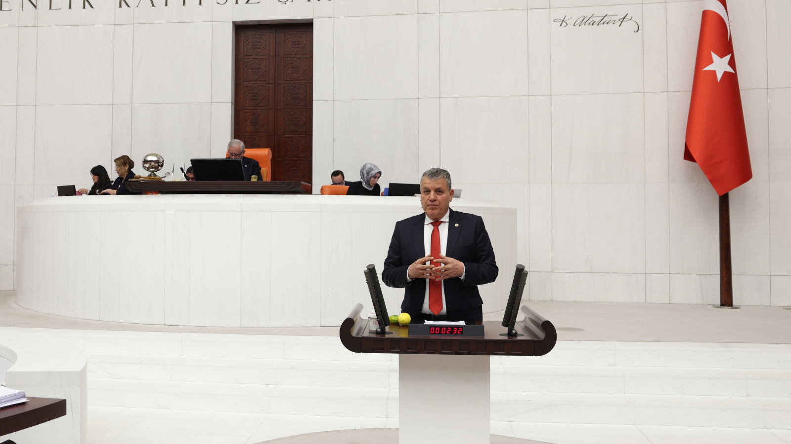 Ayhan Barut: ''8 Mart resmi tatil günü ilan edilsin"