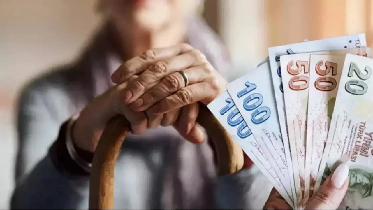 Bu yıl emekli bayram ikramiyesi belli oldu!