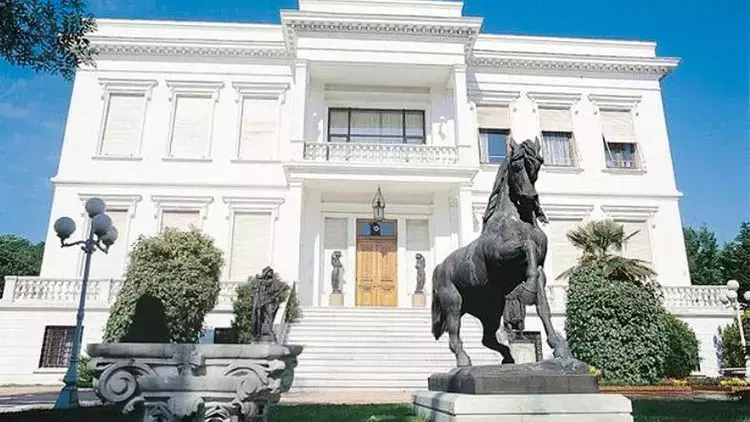 Sabancı ailesinin başını ağrıtacak karar. Köşk satılacak,Sabancı ailesine öncelik tanınmayacak