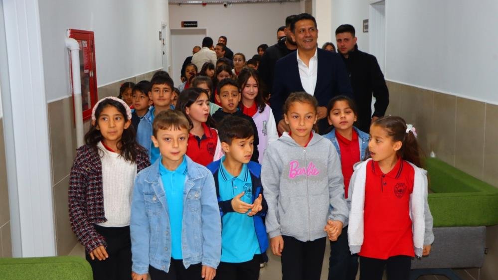 Öğrenciler meclis üyesi oldu, yüzme kursu ücretsiz oldu