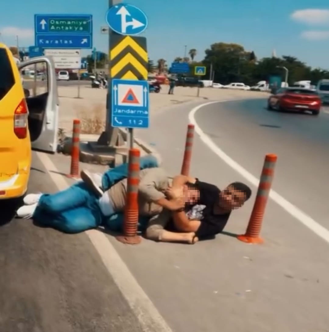 Adana'da ilginç kavga kamerada