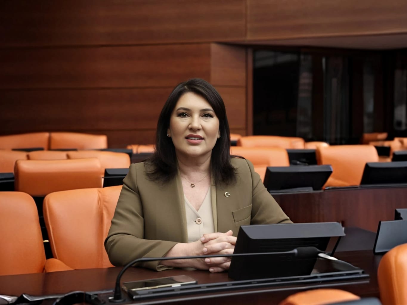 Sunay Karamık: “Çocuklarımız Kirli Siyasi Polemiklerin Parçası Olamaz”