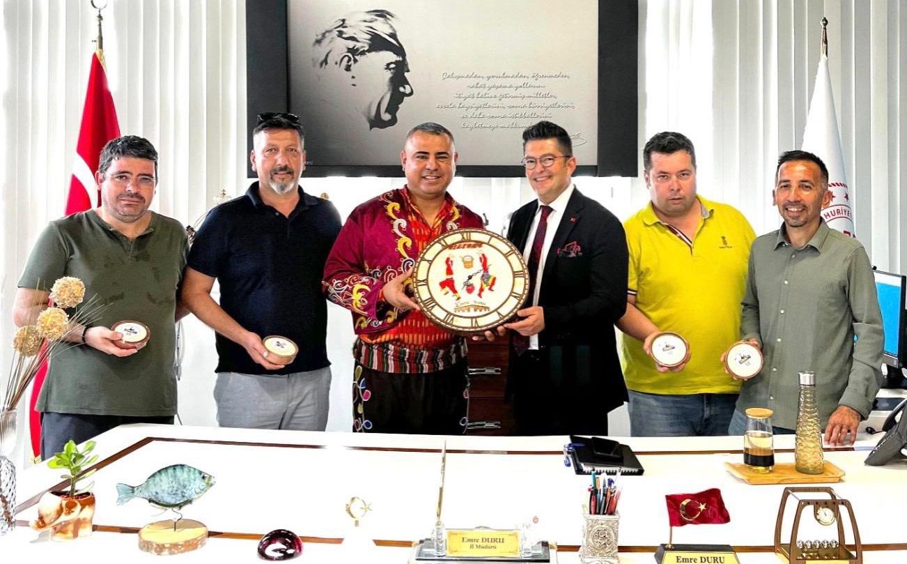 Kültür ve Turizm il müdürüne, yöresel kıyafetli ziyaret 