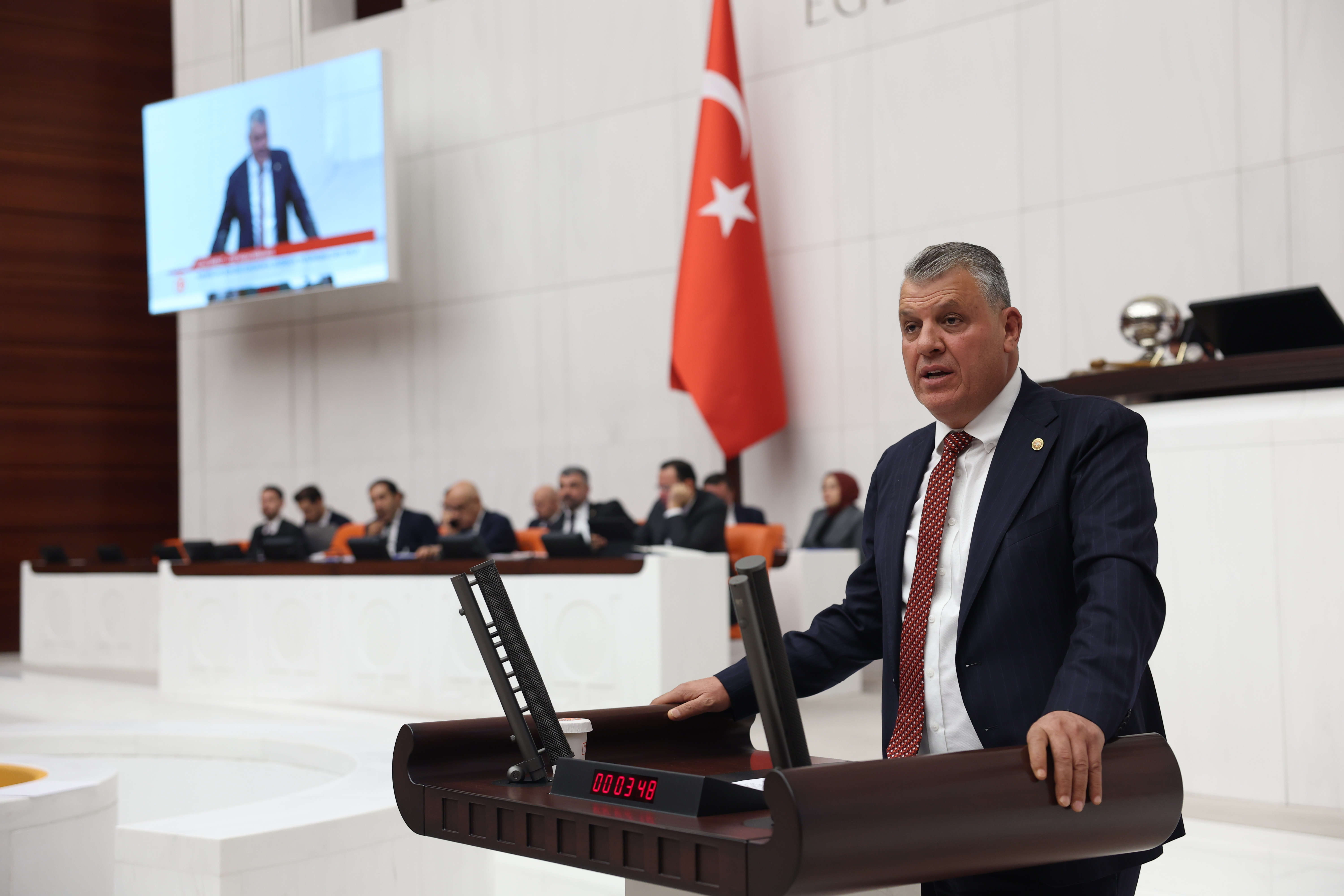 Ayhan Barut;"Şaibe ve şüphe var, istifa yok"