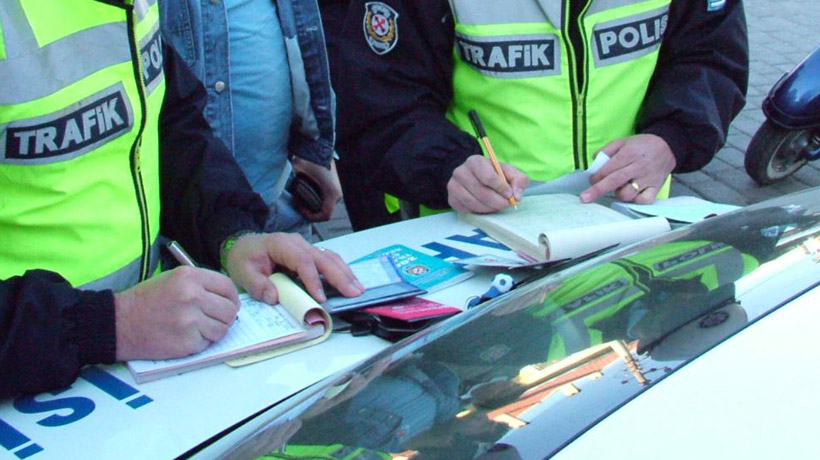 7.122 Sürücüye trafik cezası kesildi 